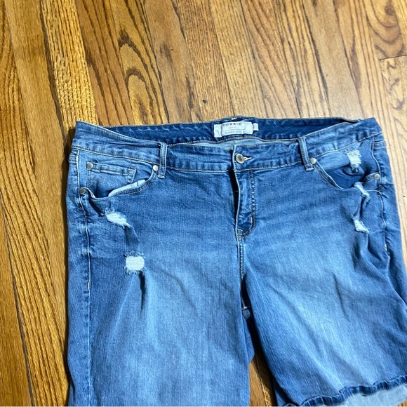 Torrid denim shorts size 22 - Picture 2 of 7